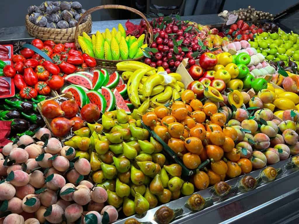 marzipan fruit display